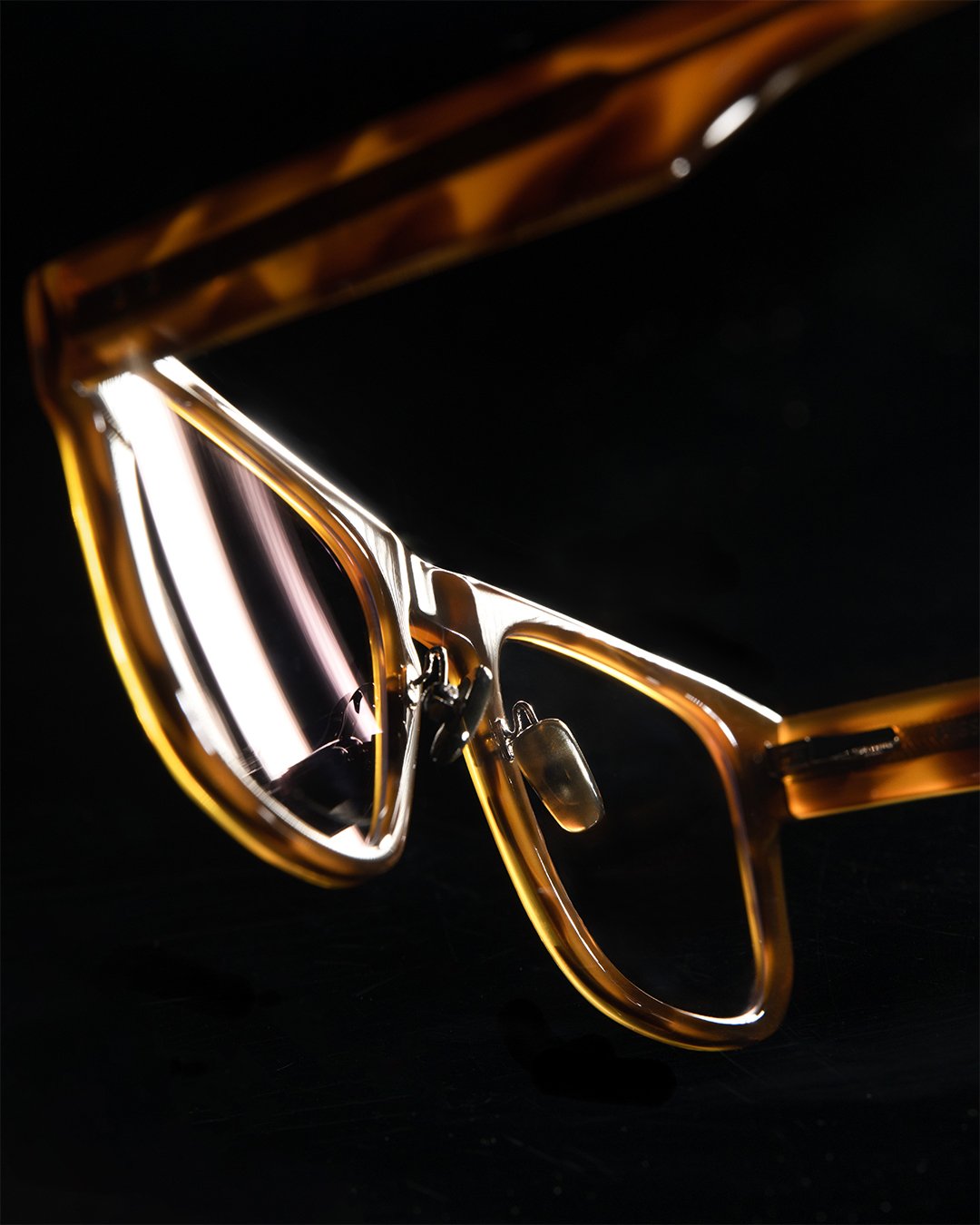 Side profile of the Reconnaissance glasses